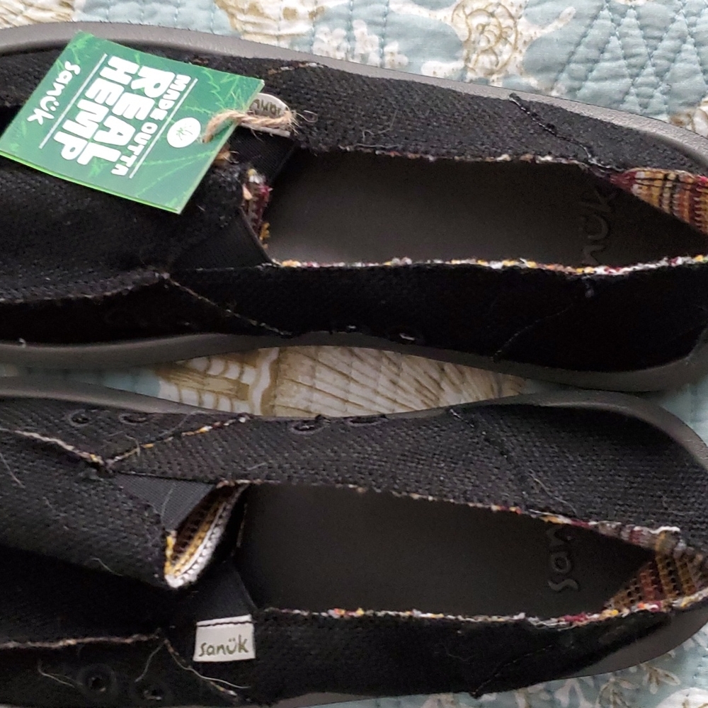 Shoes - Picture 2 of 4